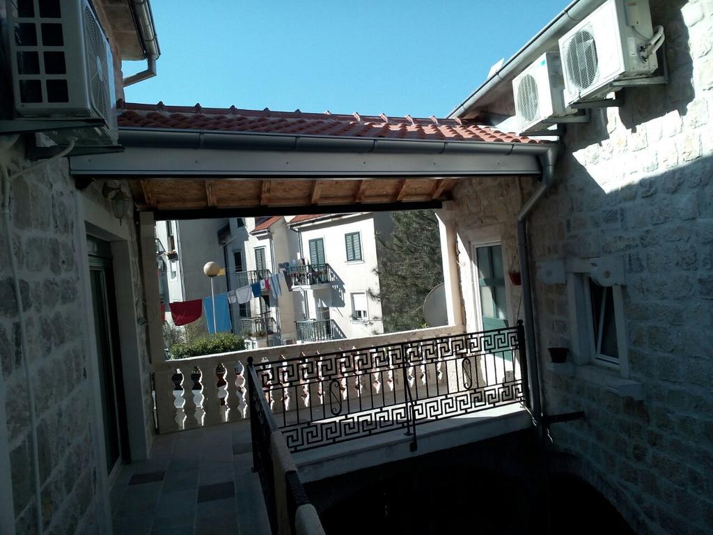 Apartments Sneza Risan Extérieur photo